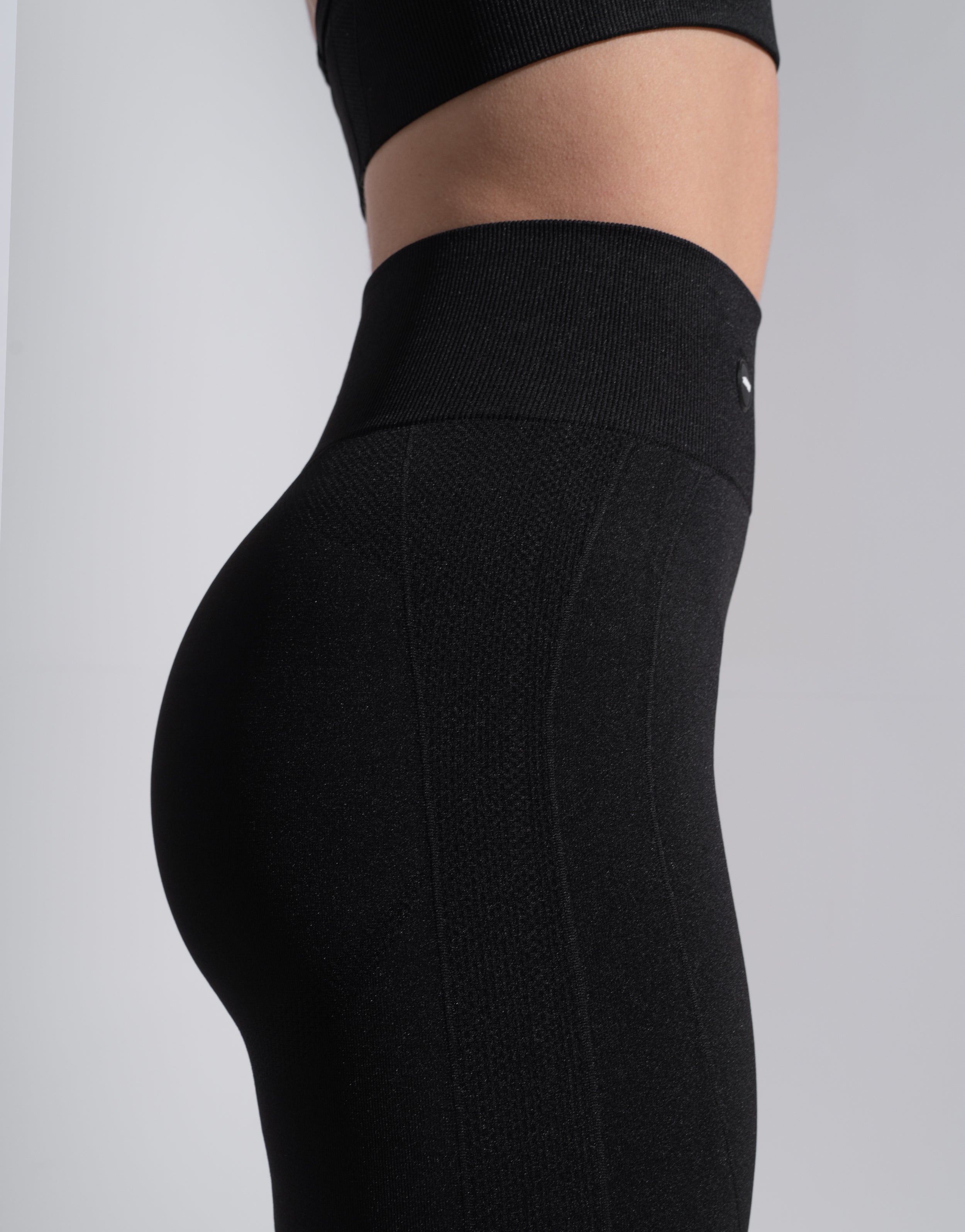 BOOTCUT BLACK SEAMLESS