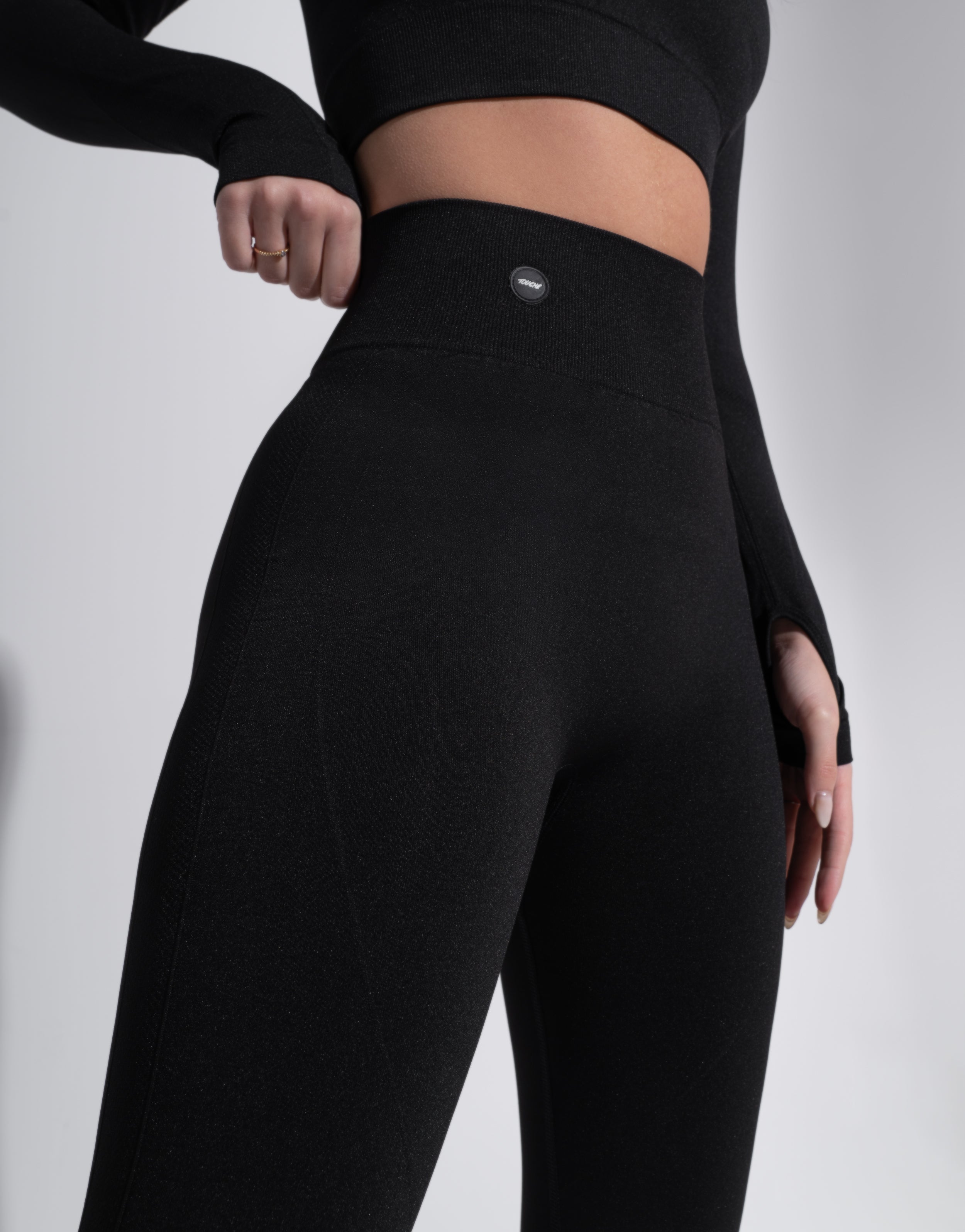 BOOTCUT BLACK SEAMLESS